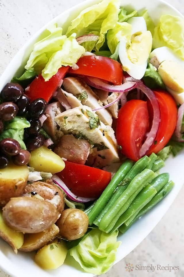 salad-nicoise-vertical-a-640